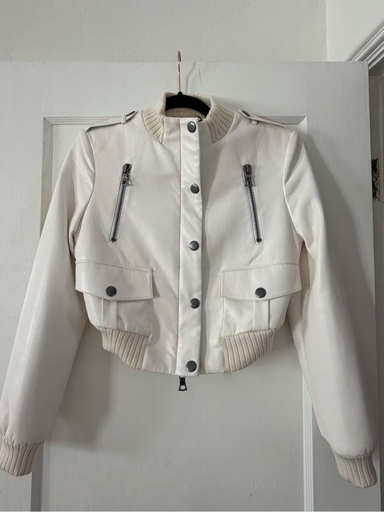 Alice + Olivia Jackets & Blazers - Cropped Alice & Olivia Never Worn White Bomber Jacket with Rib Trim